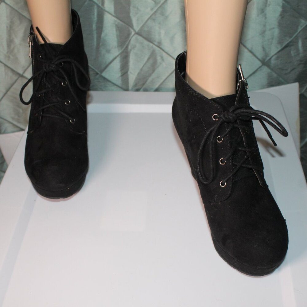 JustFab Boots Womens 9 Palma Ankle Booties Black  Lace Up Round Toe‎ Wedge *SH